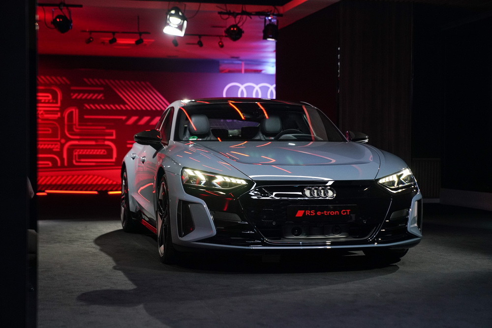 ฮอตไอเทมแห่งปี 2021 อาวดี้เปิดตัว The New Audi e-tron GT 3 รุ่น เจ้าแรกในเอเชีย