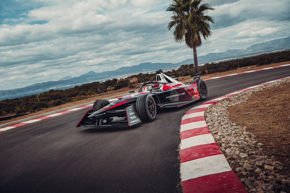 ปอร์เช่ 99X Electric Gen3 รถแข่งรายการ Formula E เปิดตัวครั้งแรกของโลก