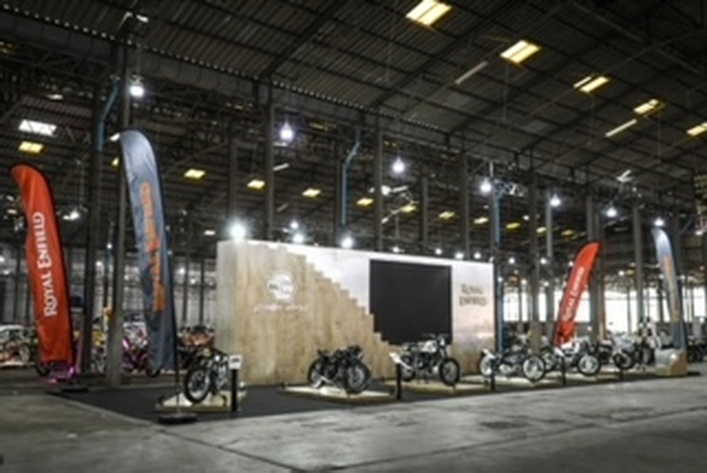 รอยัล เอ็นฟีลด์ จัดแสดงรถจักรยานยนต์คัสตอมหลากหลายดีไซน์