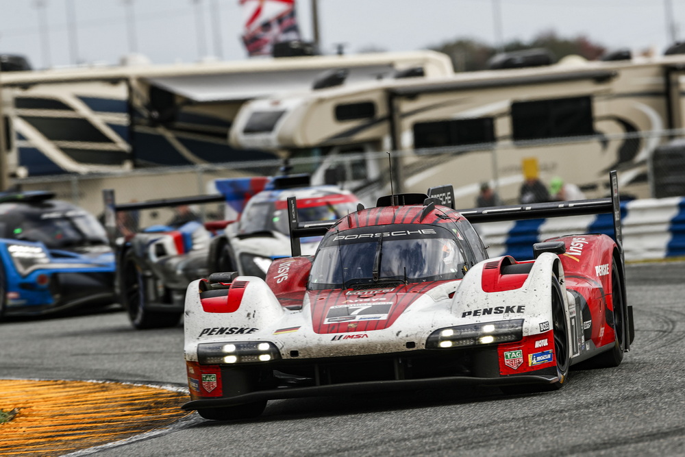 ทีม Porsche Penske Motorsport โชว์ฟอร์มแกร่งในการแข่งขัน Daytona 24 ชั่วโมง