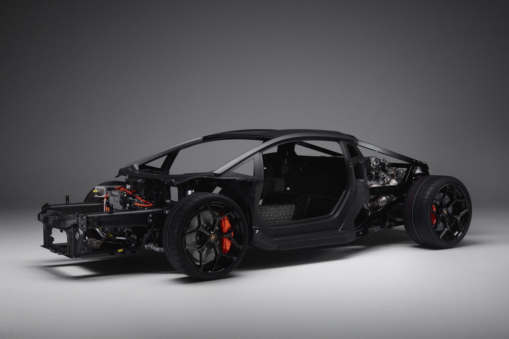 Lamborghini LB744 นวัตกรรมโครงสร้างแบบใหม่ โดดเด่นด้วยความเบา