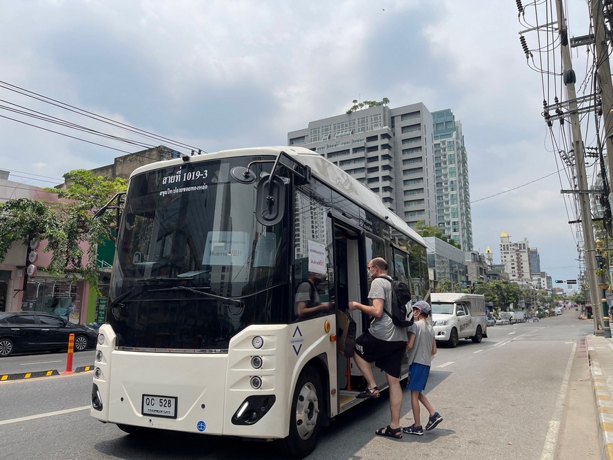 เรเว่ คอมเมอร์เชียล วีฮิเคิลส์ ทดสอบรถบัสไฟฟ้า BYD B70 ให้บริการรับ – ส่ง ย่านทองหล่อ ฟรี!