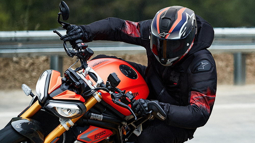 ครั้งแรกในเอเชีย! Alpinestars เปิดตัวหมวกกันน็อคทางเรียบ